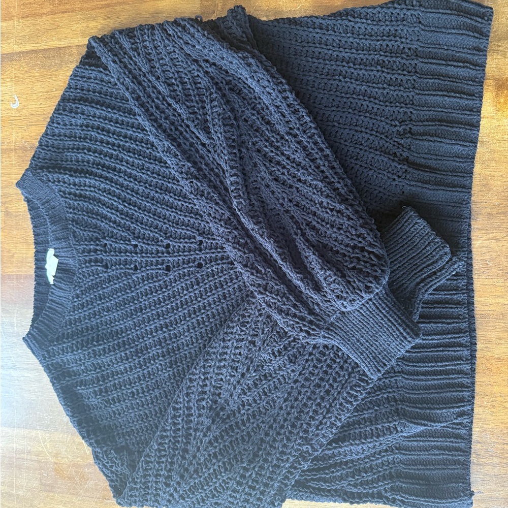 H&M Women's Black V-Neck Sweater